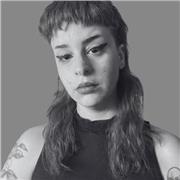 Profesora particular, con experiencia en primaria, secundaria y bachillerato en el área de inglés y de las artes plásticas.